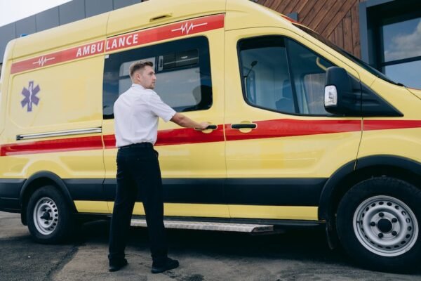 Tientallen ambulances meer nodig in 2023