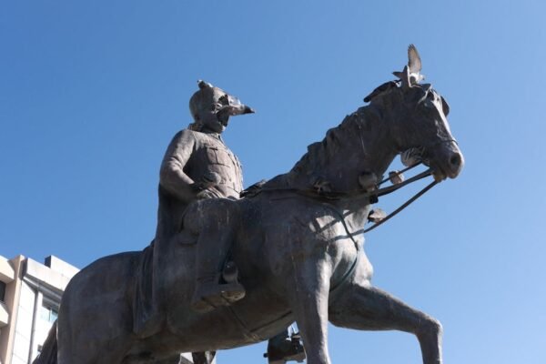 Eenzaamheid onder mantelzorgers en personen die geen mantelzorger zijn, 2024